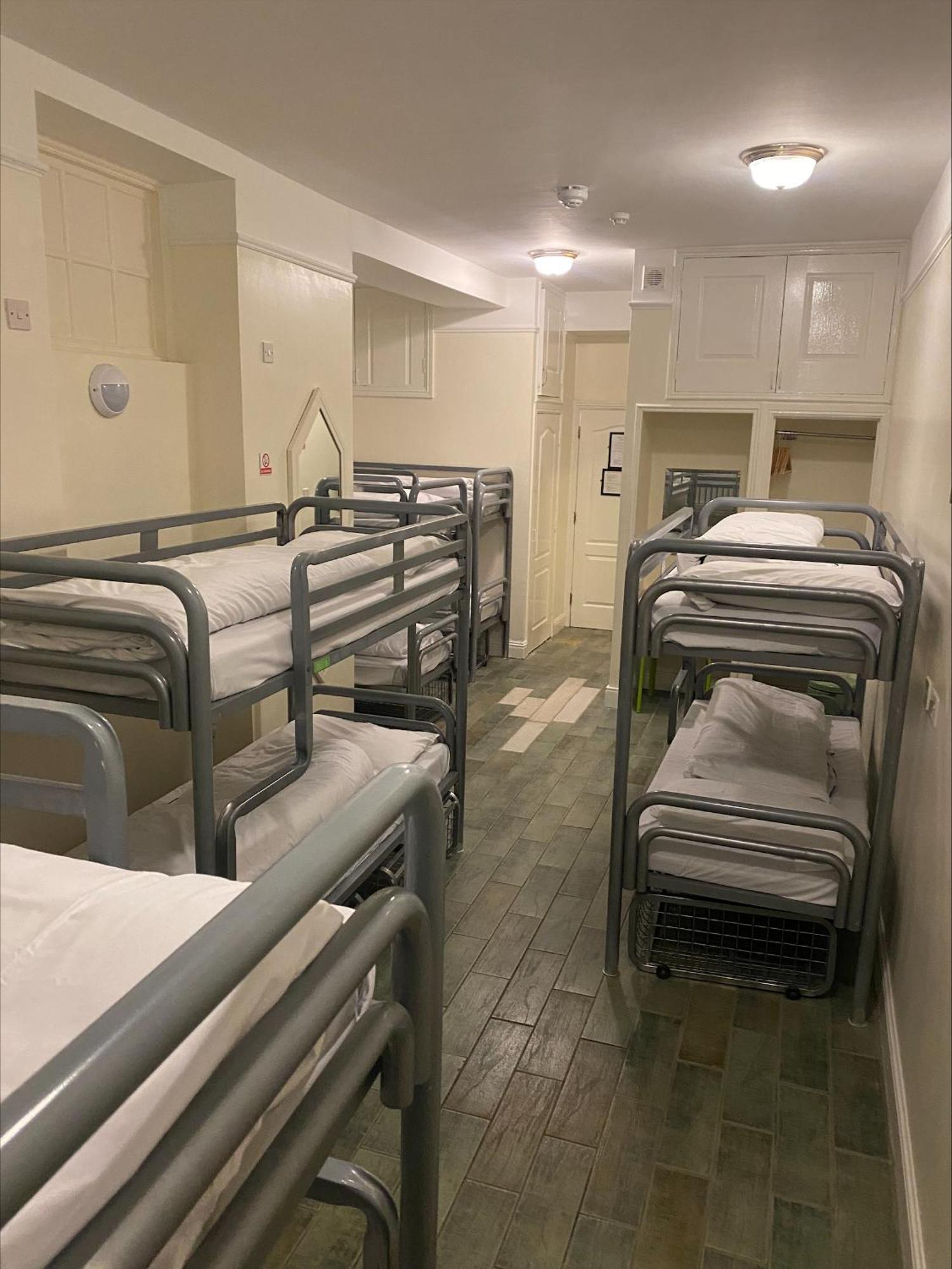 10-Bed Mixed Dormitory Room